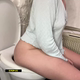 A blonde woman in a pale blue top sits bare-assed on a toilet, seen from the side, and farts repeatedly in three scenes while shitting. Presented in 720P HD. 65MB, MP4 file. Over 6 minutes.